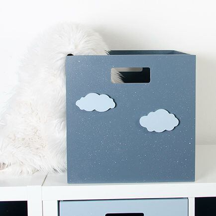 Dřevěný box s obláčky, do Kallax regálu, tm.modrý
